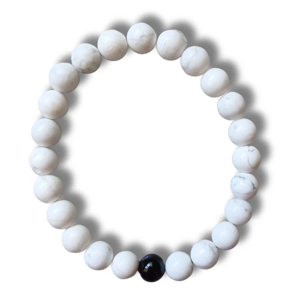 Howlit karkötő ónixszal